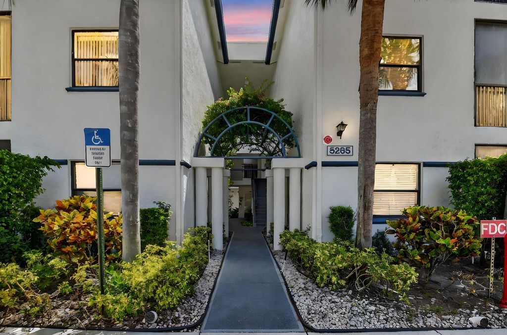 Photo of 5265 Brisata Circle #L, Boynton Beach, FL 33437 (MLS # R11115504)