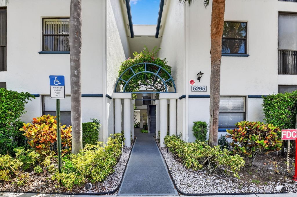 Photo of 5265 Brisata Circle #L, Boynton Beach, FL 33437 (MLS # R11115504)