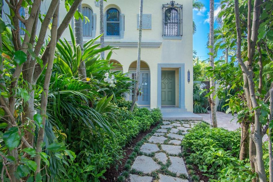 Sitting in the heart of town and just steps away from Worth Avenue. This beautifully updated Townhome is full of Palm Beach charm. With 4 Bedrooms and 3.5 Bathrooms and detailed features such as the barrel ceilinged living room, a chef's kitchen, hardwood floors, and lush tropical landscaping surrounding the sun drenched courtyard and heated spa. The detached guest cabana has telescoping sliding doors providing a beautiful area for outdoor entertainment. Meticulously kept and being offered fully furnished, this is home is truly turnkey and ready for season. Walk to the beach, the lake trail, or one of the many restaurants just blocks away. Only 5.5 miles from Palm Beach International Airport.