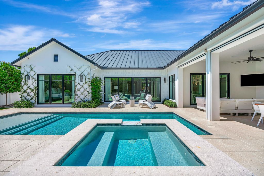 Photo of 109 NE 9th Street, Delray Beach, FL 33444 (MLS # R11167206)