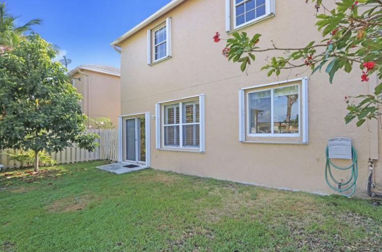 LAUREL OAKS - Residential Lease