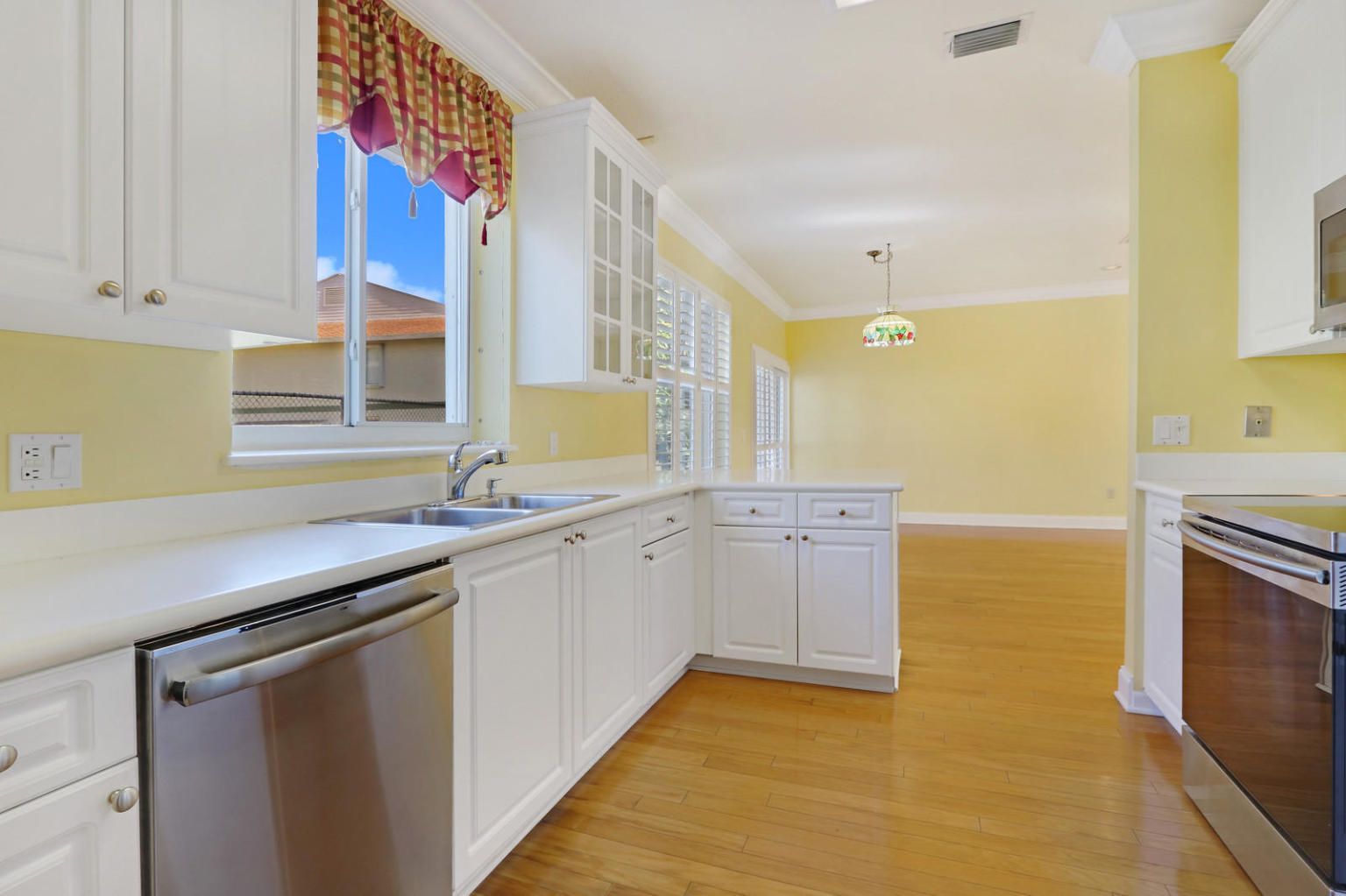 LAUREL OAKS - Residential Lease