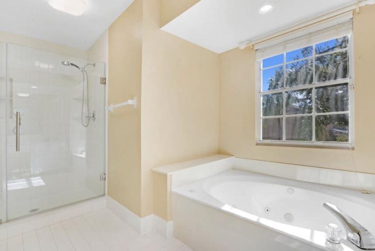 LAUREL OAKS - Residential Lease