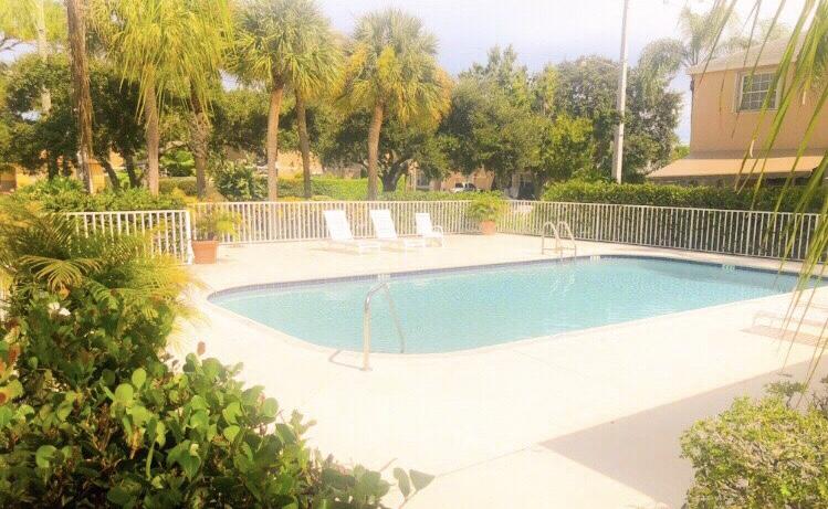 LAUREL OAKS - Residential Lease