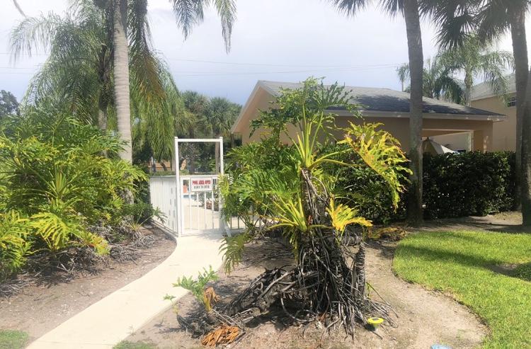 LAUREL OAKS - Residential Lease