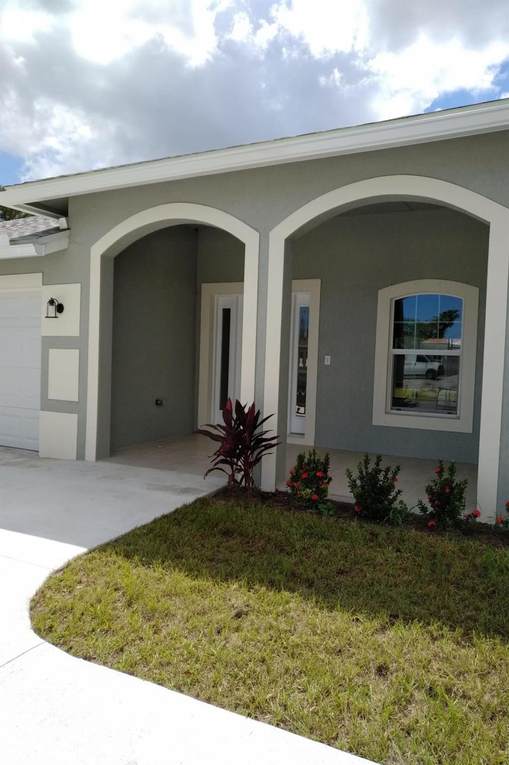 Photo of 712 SE Thornhill Drive, Port St Lucie, FL 34983 (MLS # R11021341)