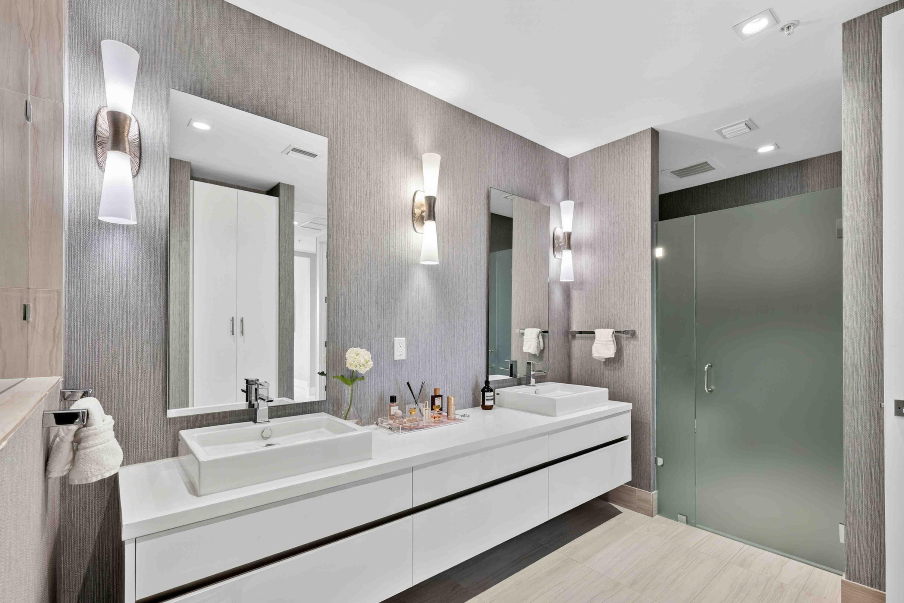 TOWER 155 CONDO - Residential