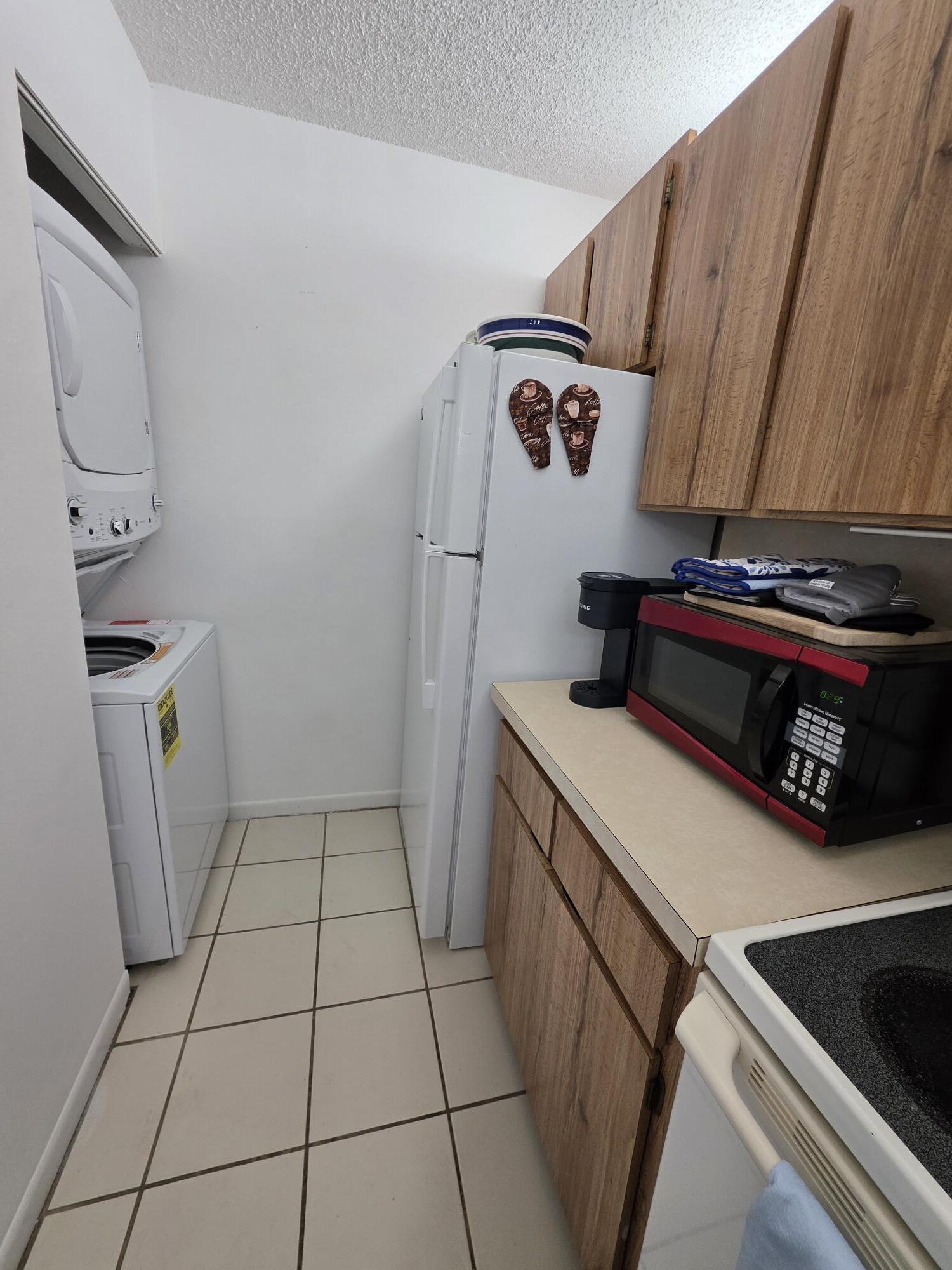 GLENBROOK CONDO - Residential Lease