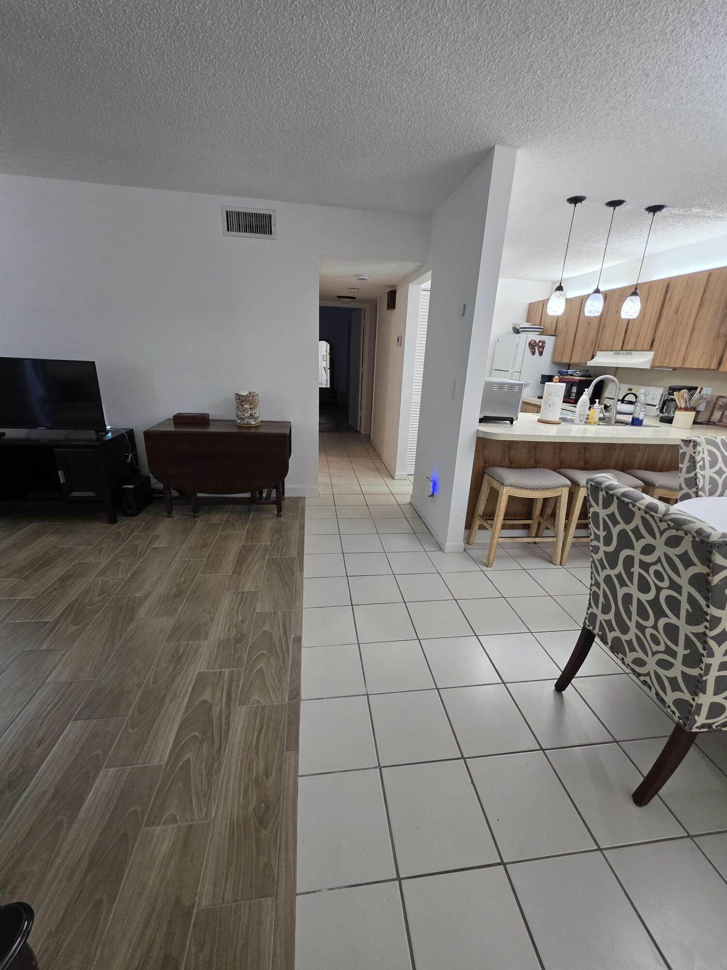 GLENBROOK CONDO - Residential Lease
