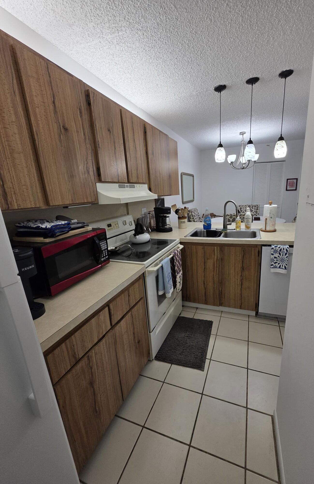 GLENBROOK CONDO - Residential Lease