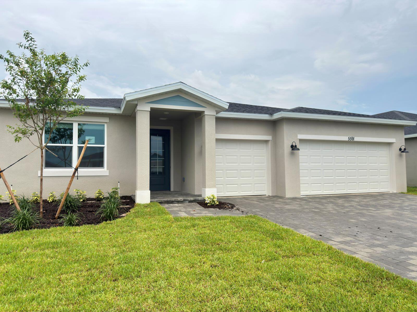 5591 Hampton Park Circle, Vero Beach, FL, 32966/$486,990 3 5591 Hampton Park Circle