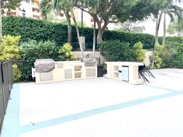 VOYAGER CONDO - Residential