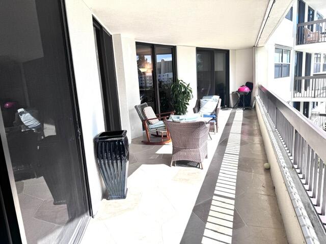 VOYAGER CONDO - Residential