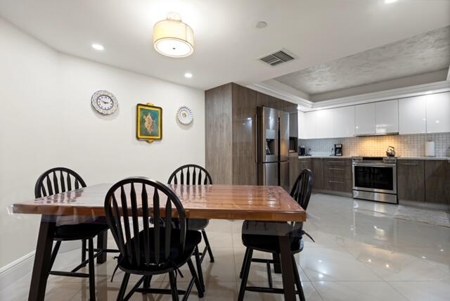 VOYAGER CONDO - Residential