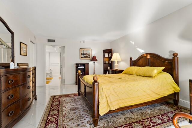 VOYAGER CONDO - Residential