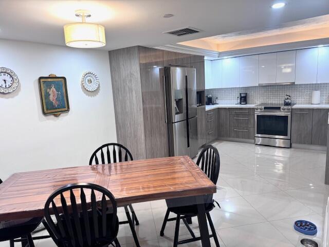 VOYAGER CONDO - Residential