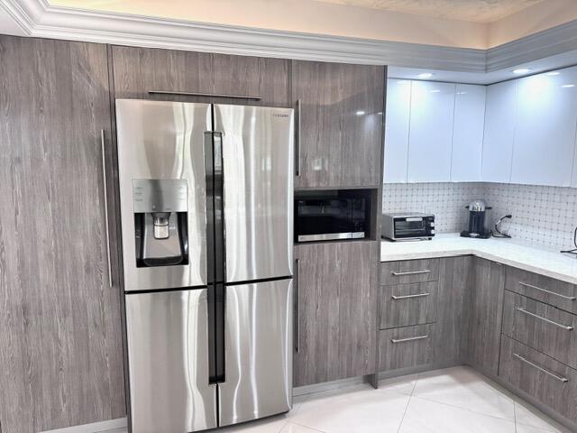 VOYAGER CONDO - Residential