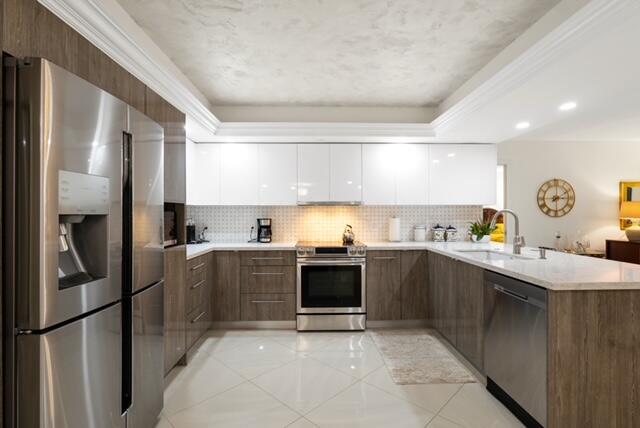 VOYAGER CONDO - Residential