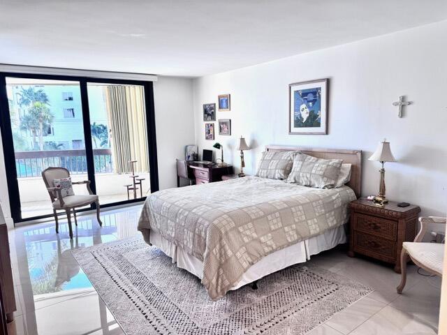 VOYAGER CONDO - Residential