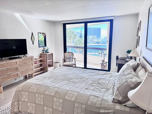 VOYAGER CONDO - Residential