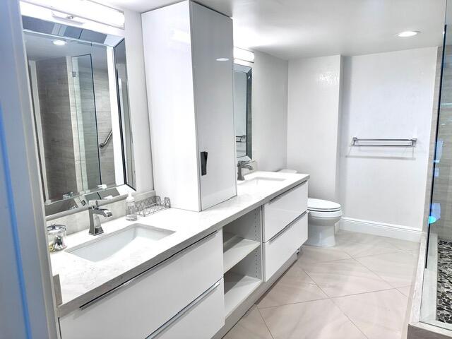 VOYAGER CONDO - Residential