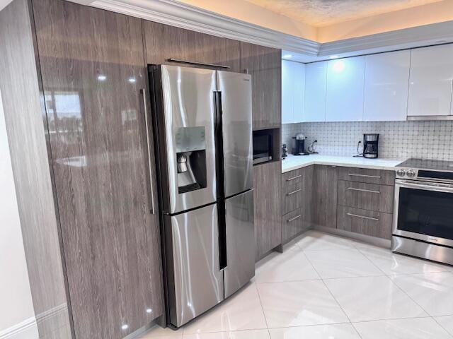 VOYAGER CONDO - Residential