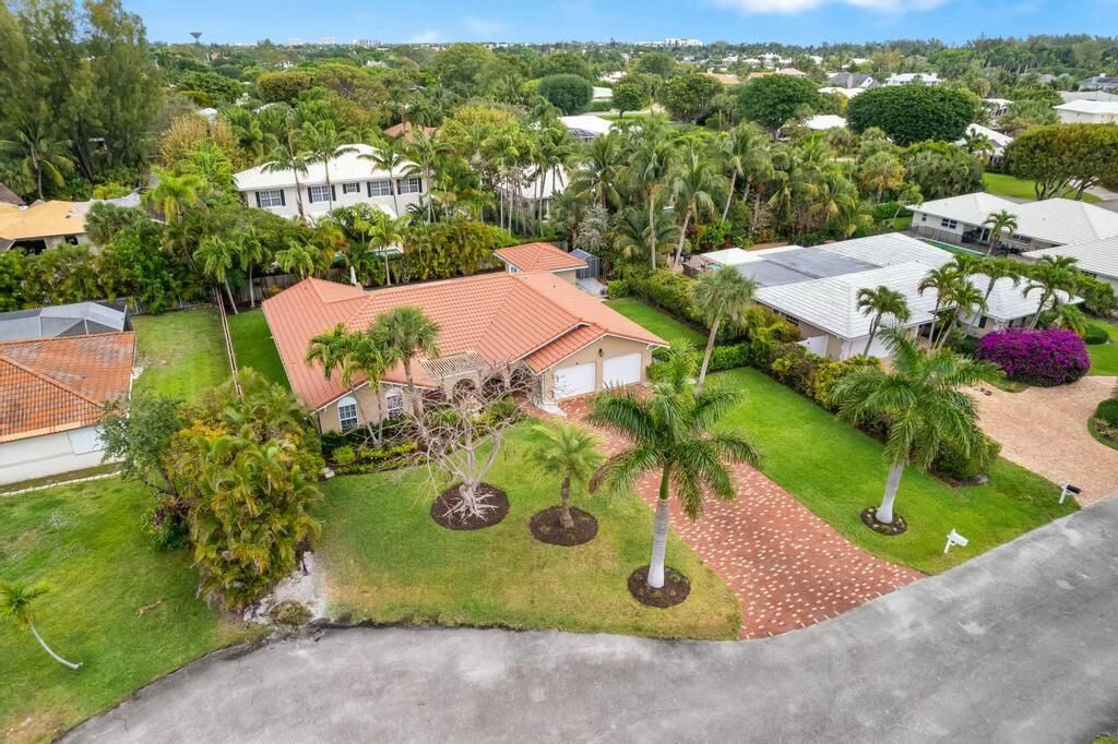 Photo of 815 Canary Walk, Gulf Stream, FL 33483 (MLS # R11086062)