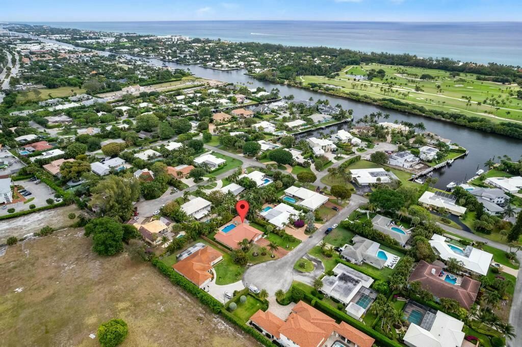 Photo of 815 Canary Walk, Gulf Stream, FL 33483 (MLS # R11086062)