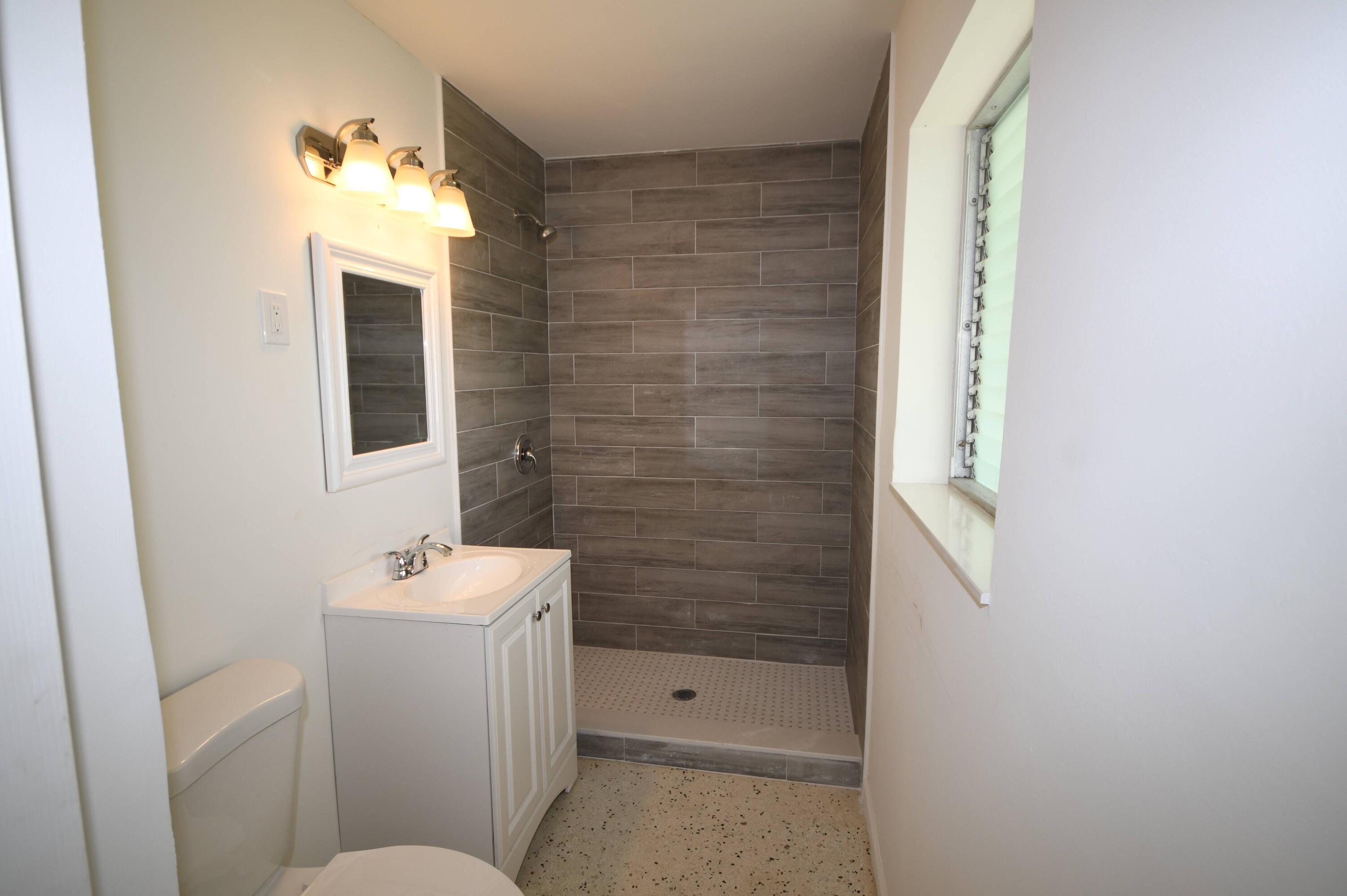 1216 Cabana Road 2
