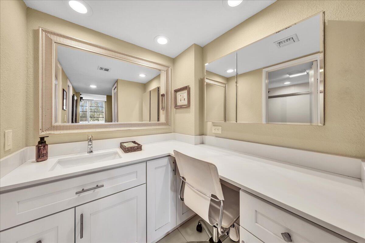 NO 123 PALM-AIRE COUNTRY CLUB - Residential