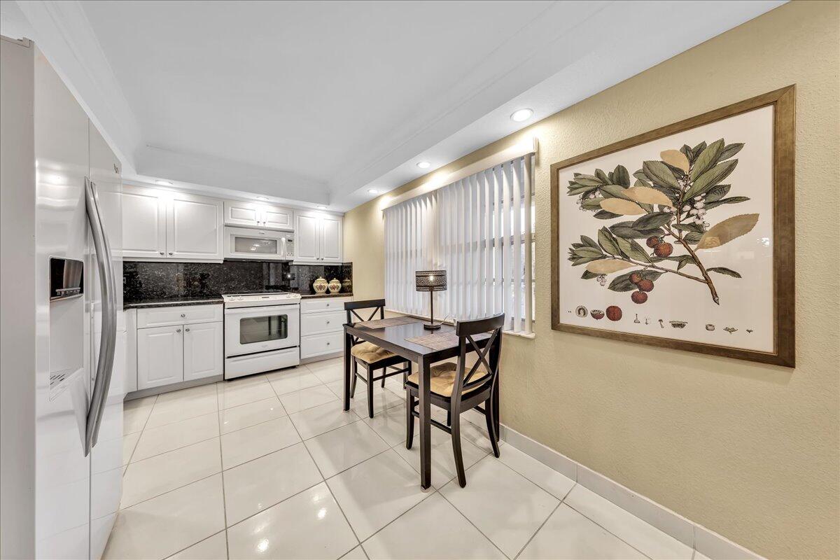 NO 123 PALM-AIRE COUNTRY CLUB - Residential