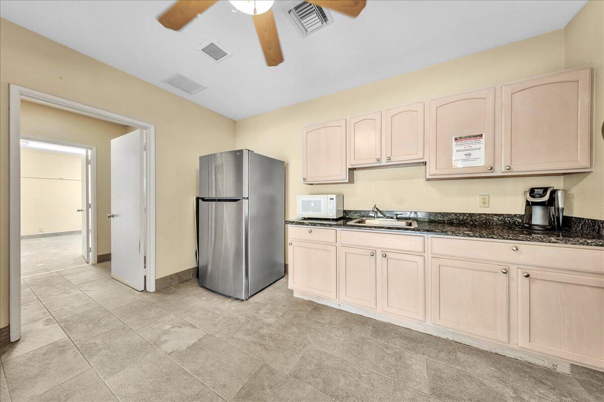 NO 123 PALM-AIRE COUNTRY CLUB - Residential