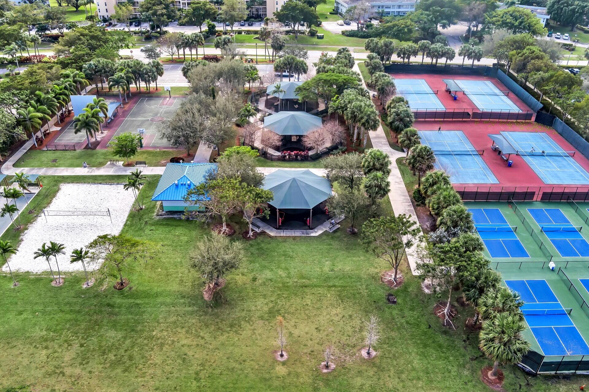 NO 123 PALM-AIRE COUNTRY CLUB - Residential