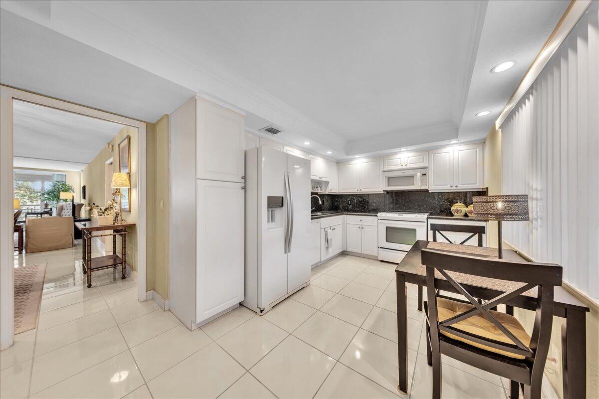 NO 123 PALM-AIRE COUNTRY CLUB - Residential