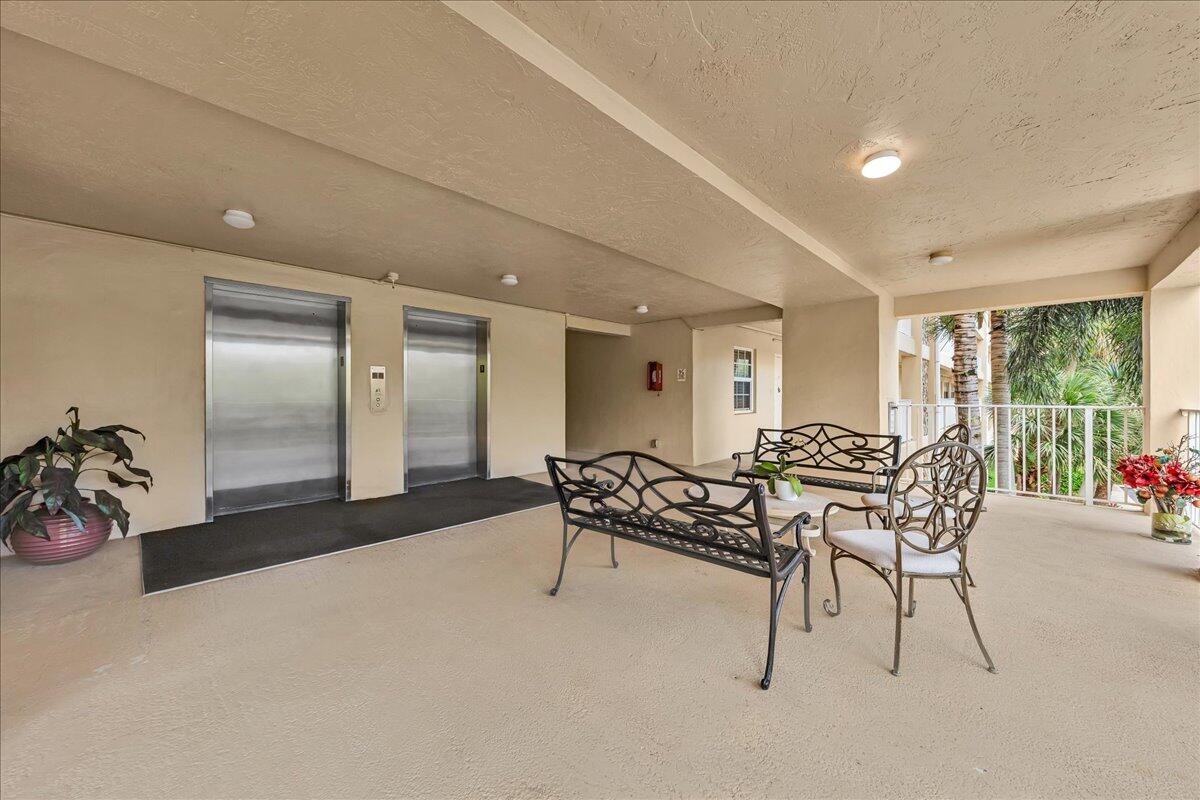 NO 123 PALM-AIRE COUNTRY CLUB - Residential