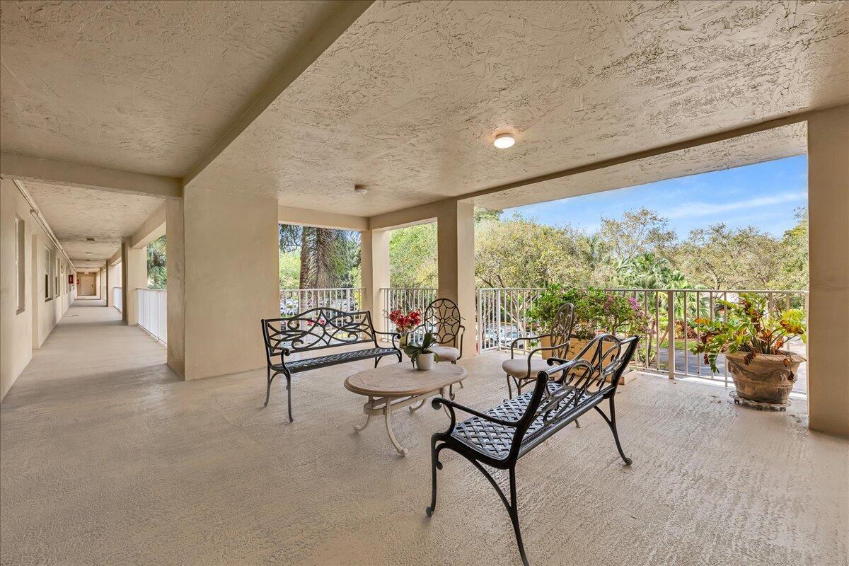 NO 123 PALM-AIRE COUNTRY CLUB - Residential