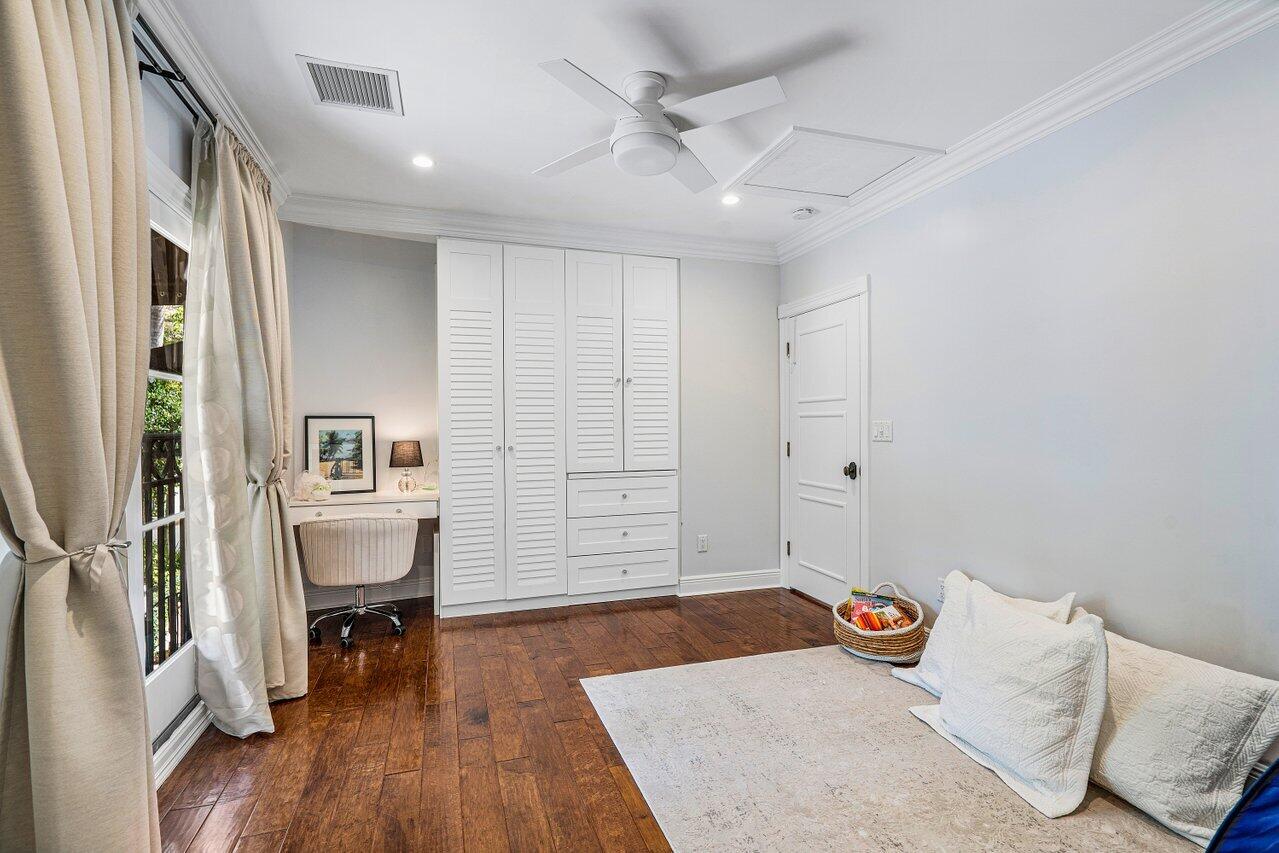 HILLSBORO SHORES SEC - Residential