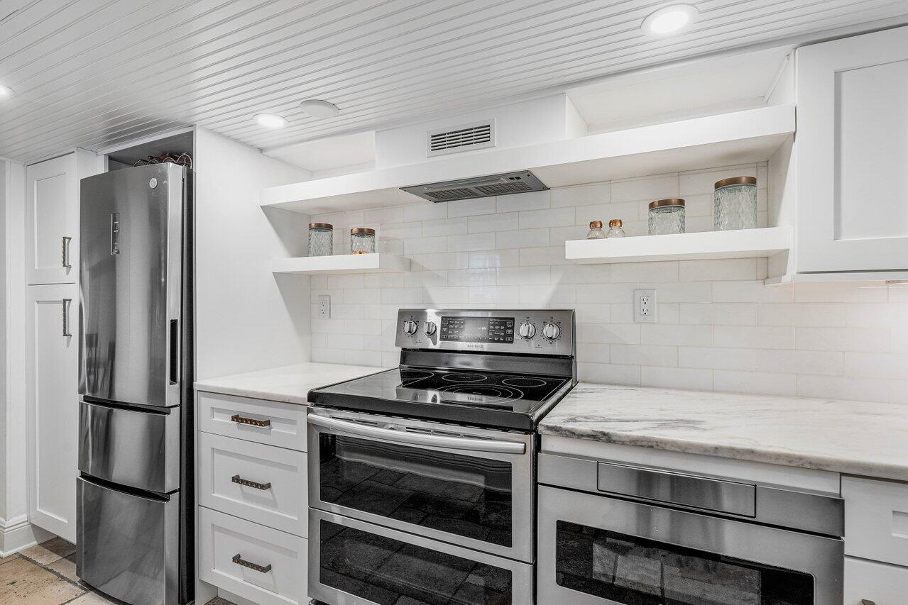 HILLSBORO SHORES SEC - Residential