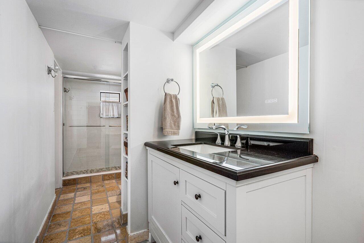 HILLSBORO SHORES SEC - Residential