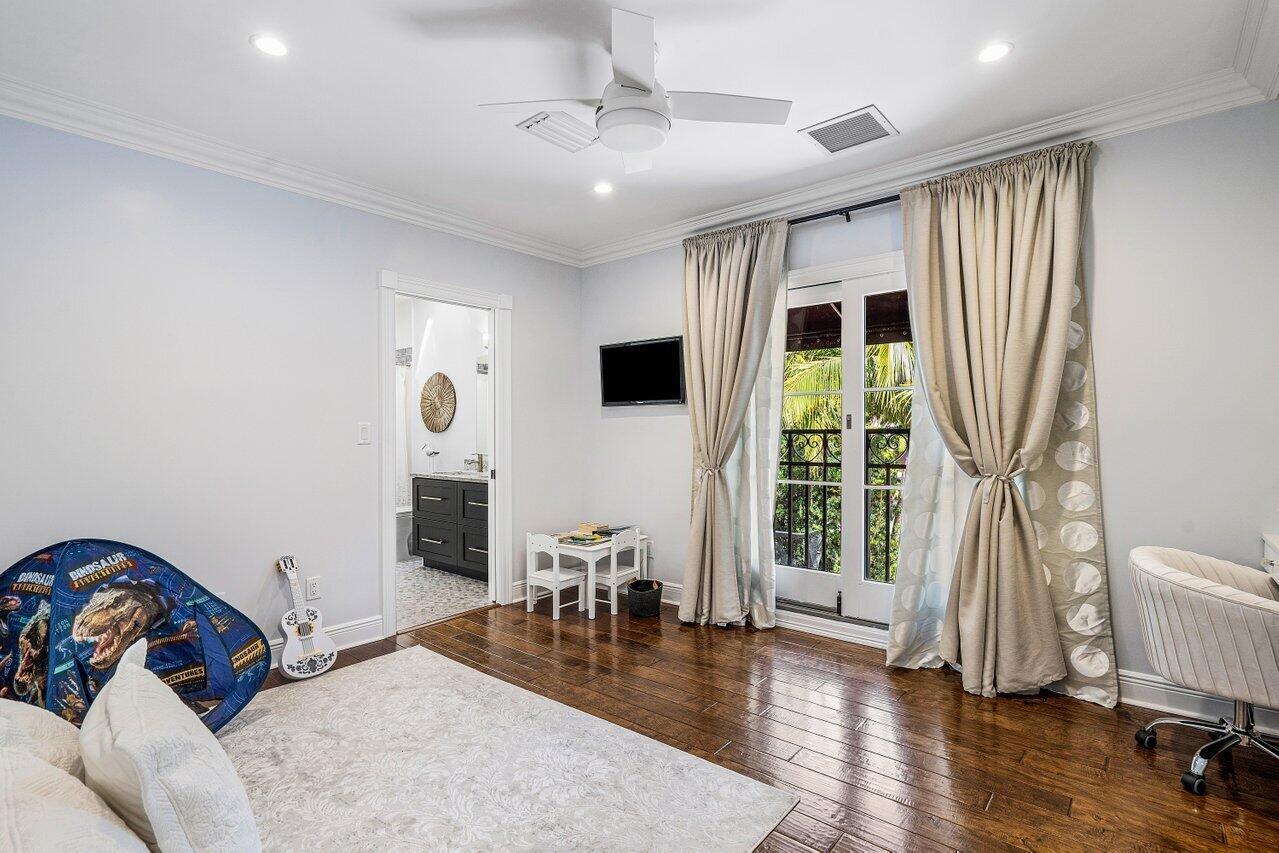 HILLSBORO SHORES SEC - Residential