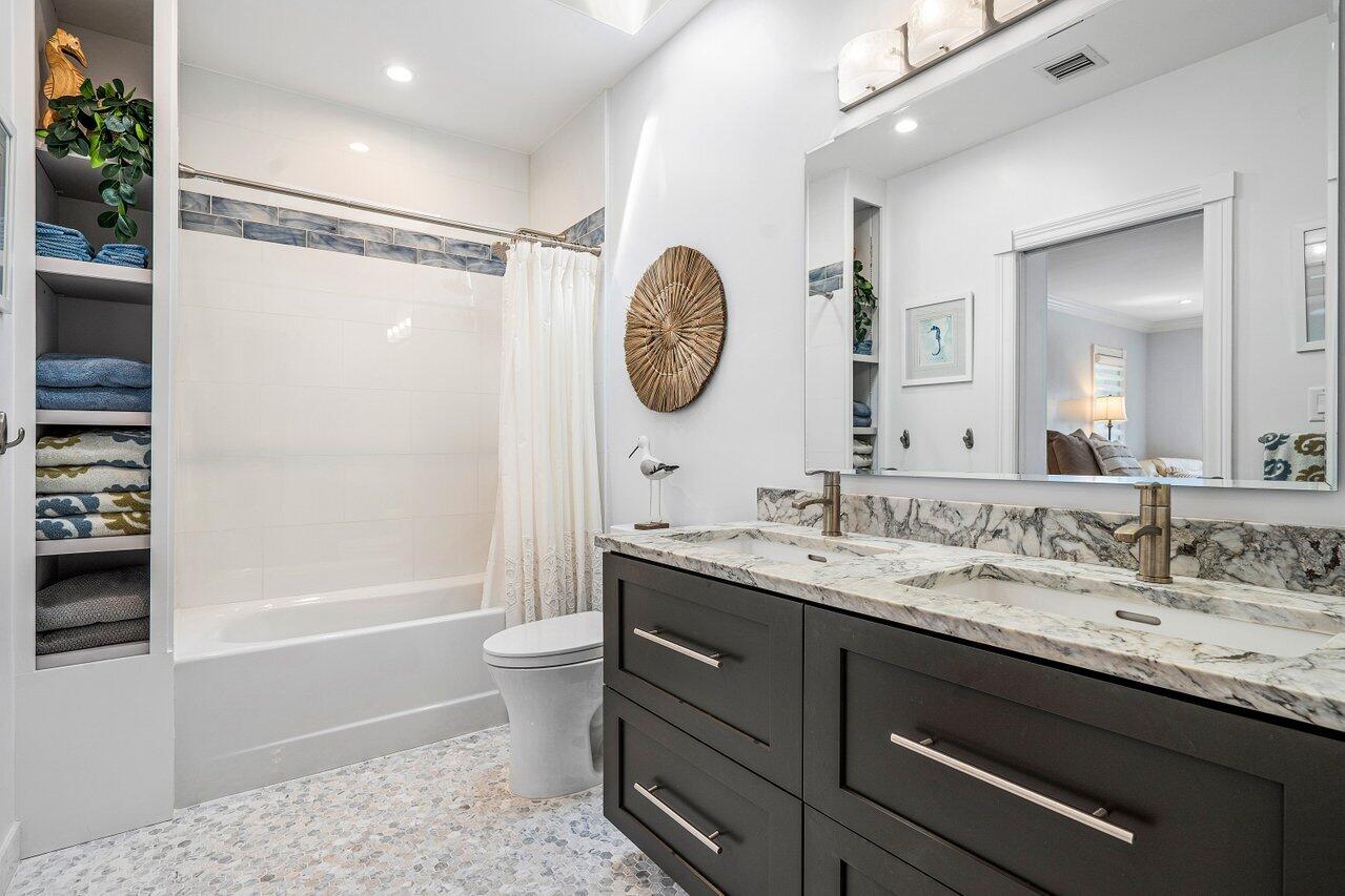 HILLSBORO SHORES SEC - Residential