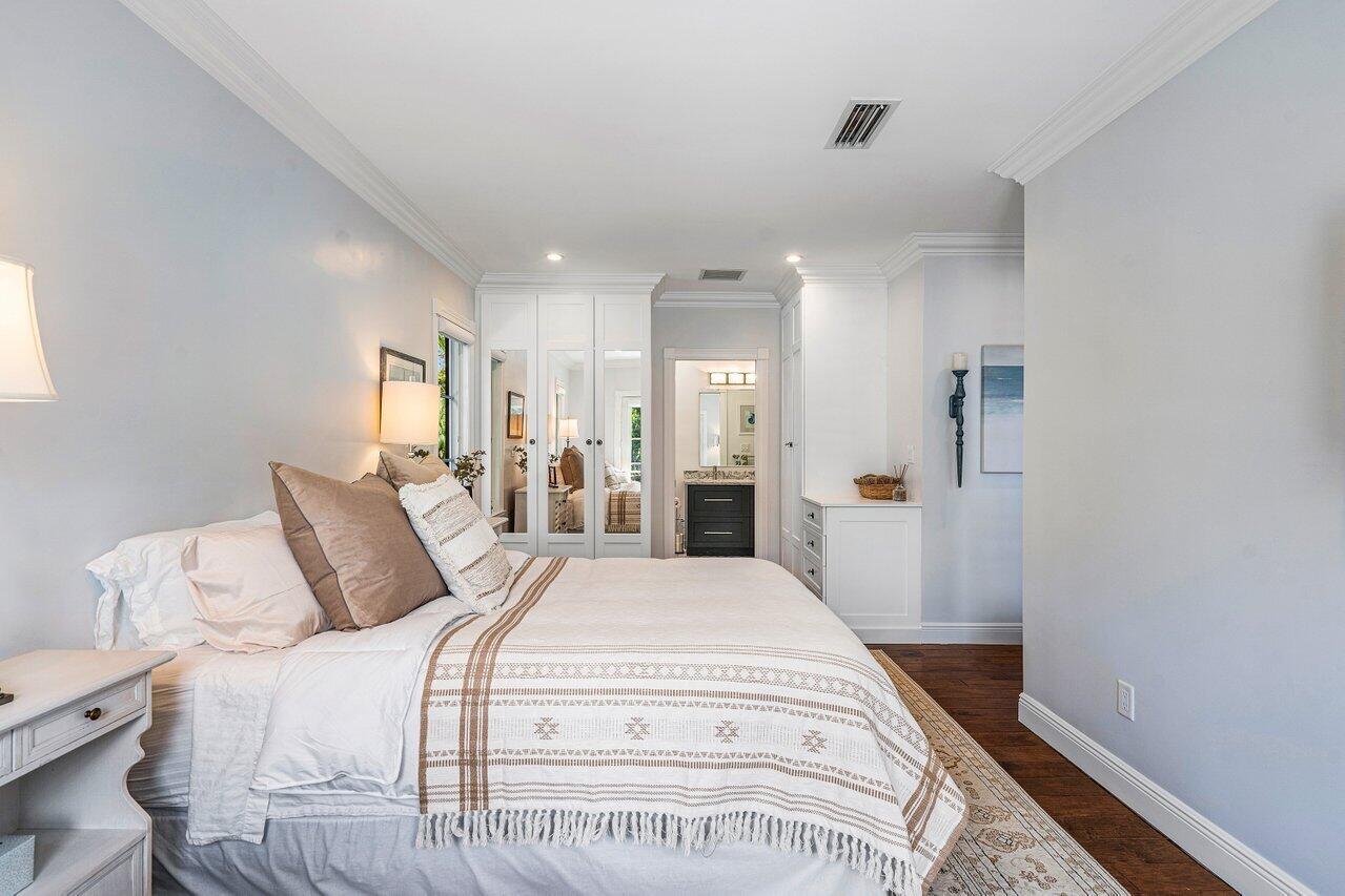 HILLSBORO SHORES SEC - Residential