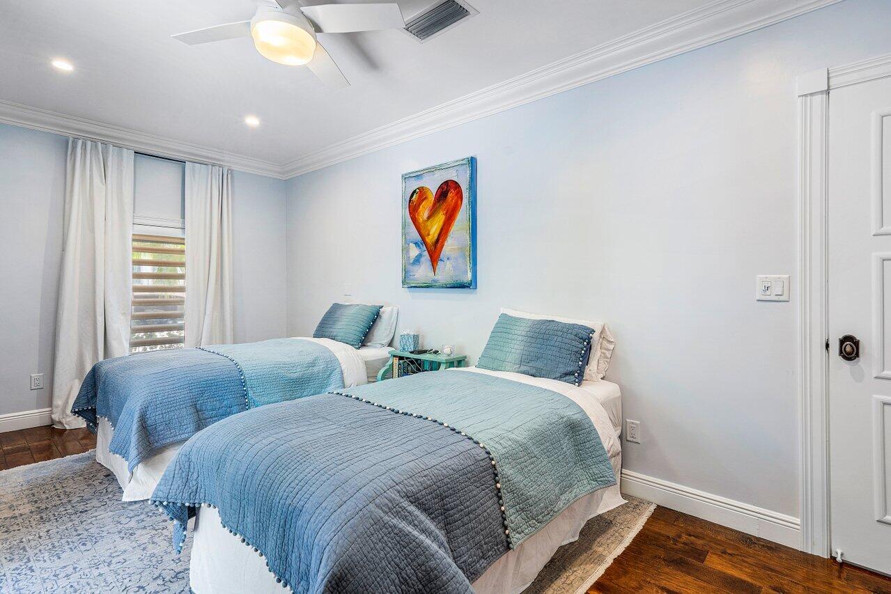 HILLSBORO SHORES SEC - Residential