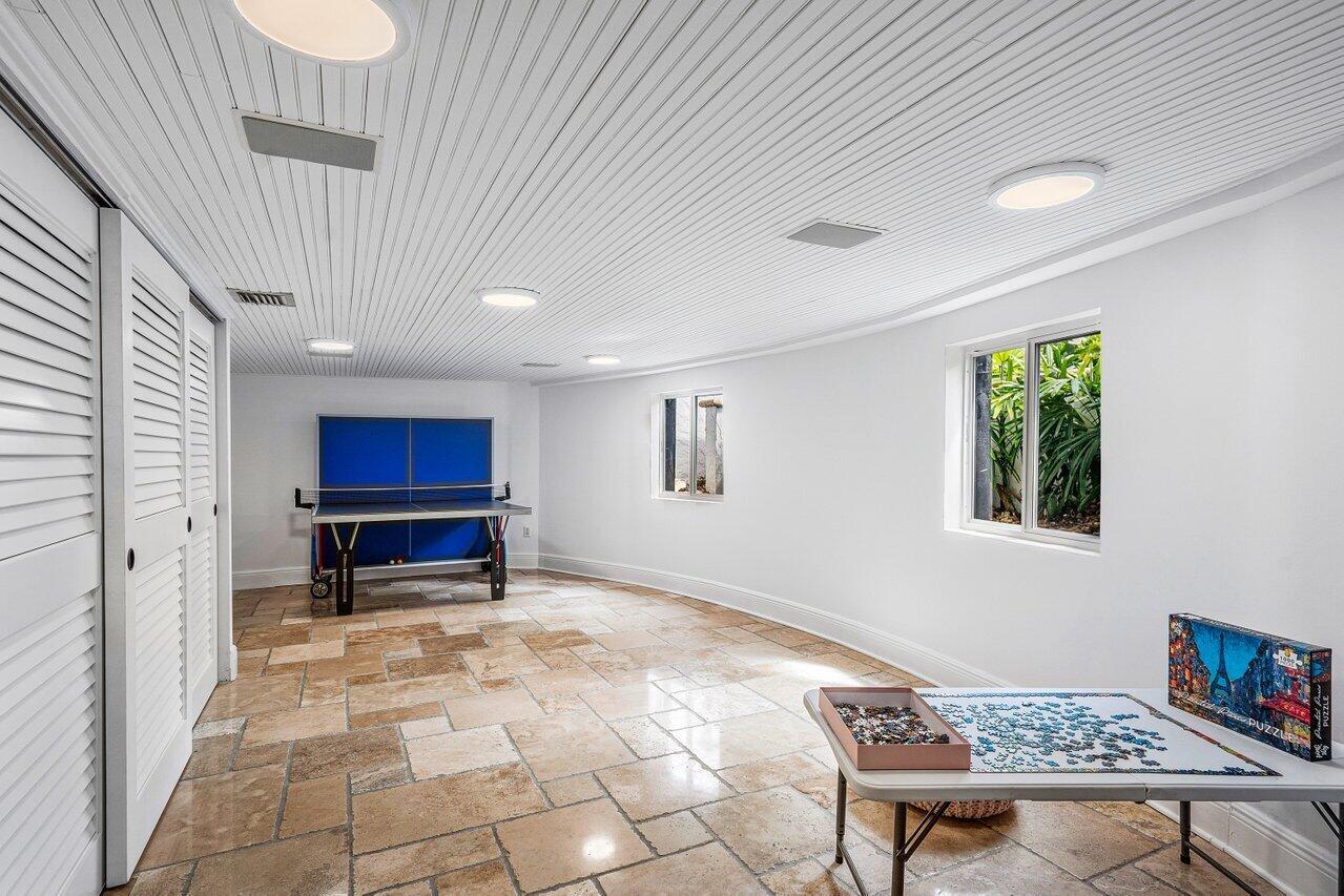 HILLSBORO SHORES SEC - Residential