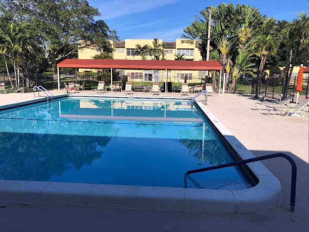 Bermuda Club Four - Residential