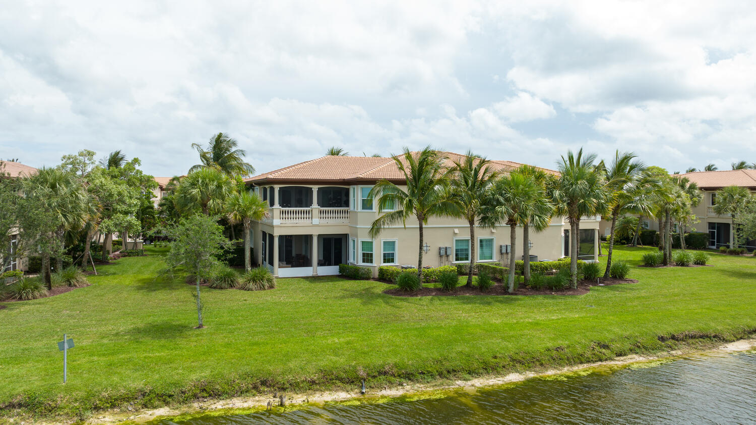JUPITER COUNTRY CLUB CONDO II - Residential