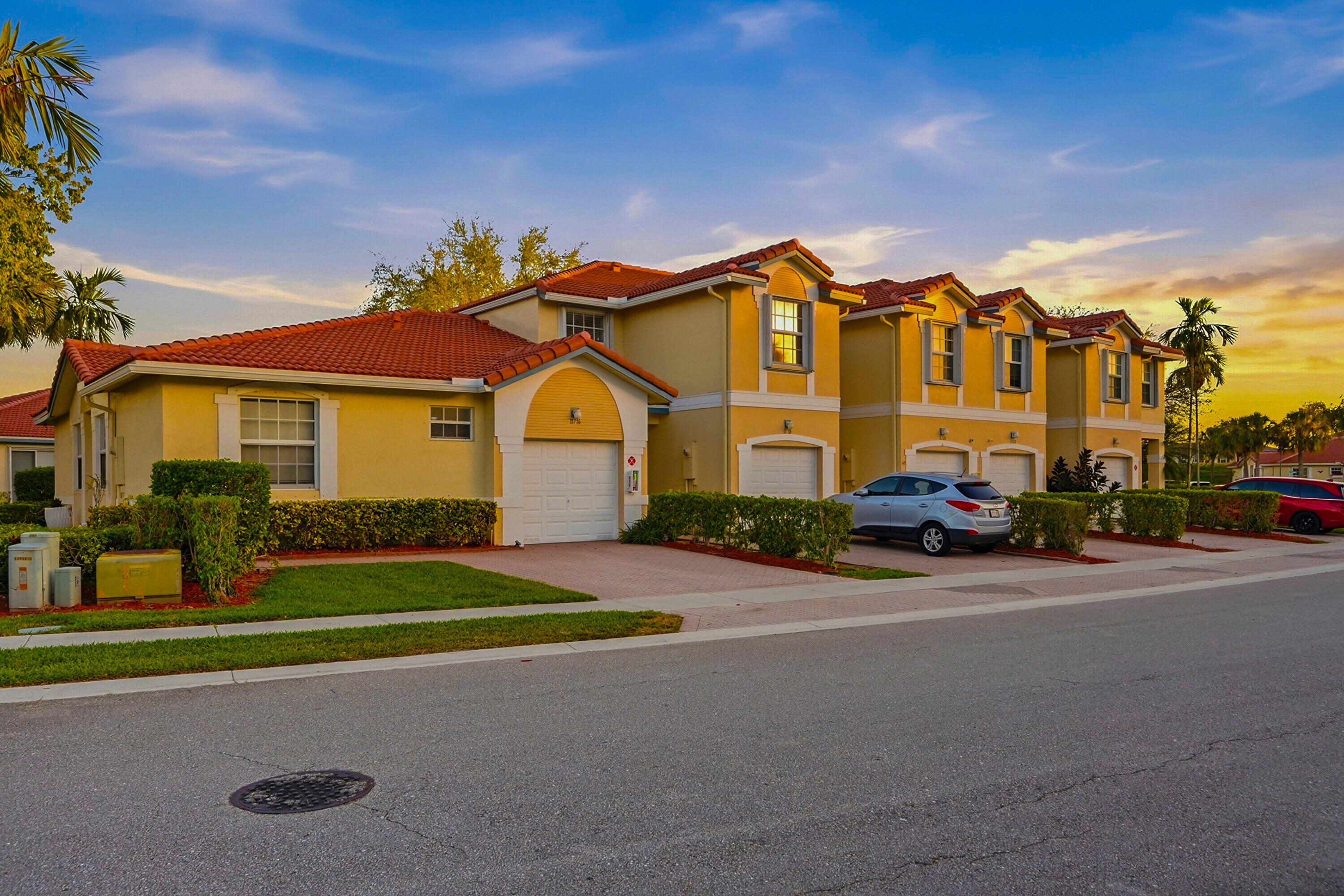 WYNDHAM LAKES EAST - Residential