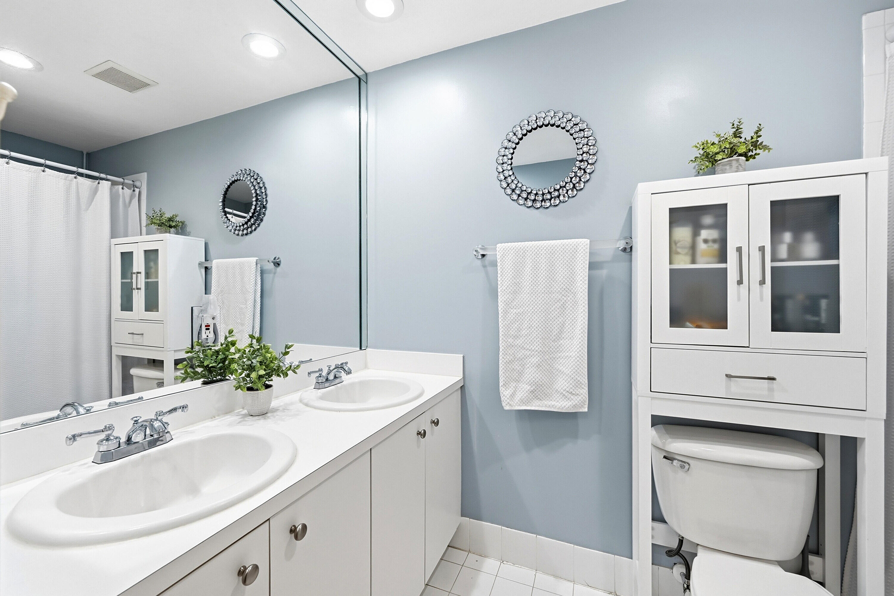 WYNDHAM LAKES EAST - Residential