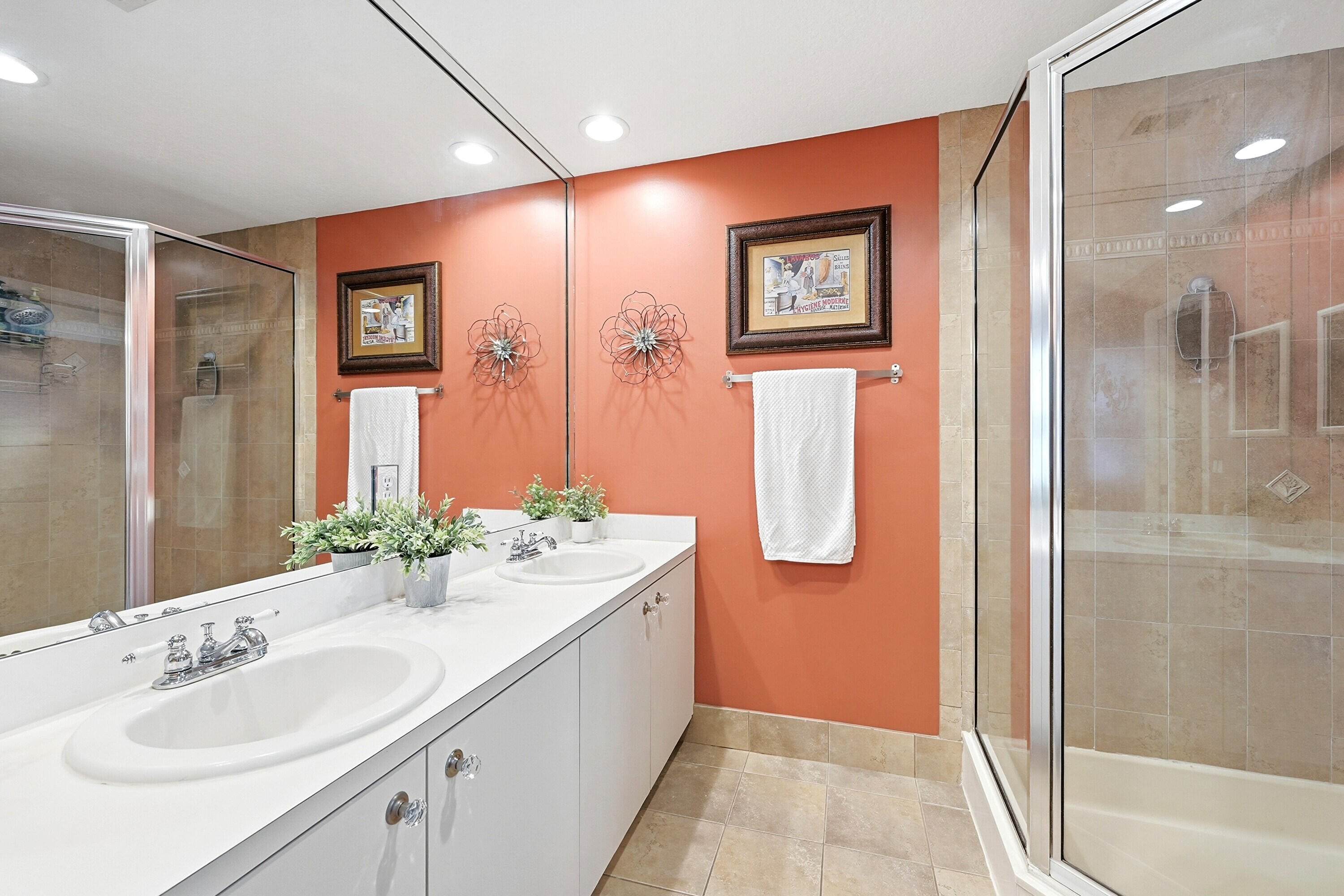 WYNDHAM LAKES EAST - Residential