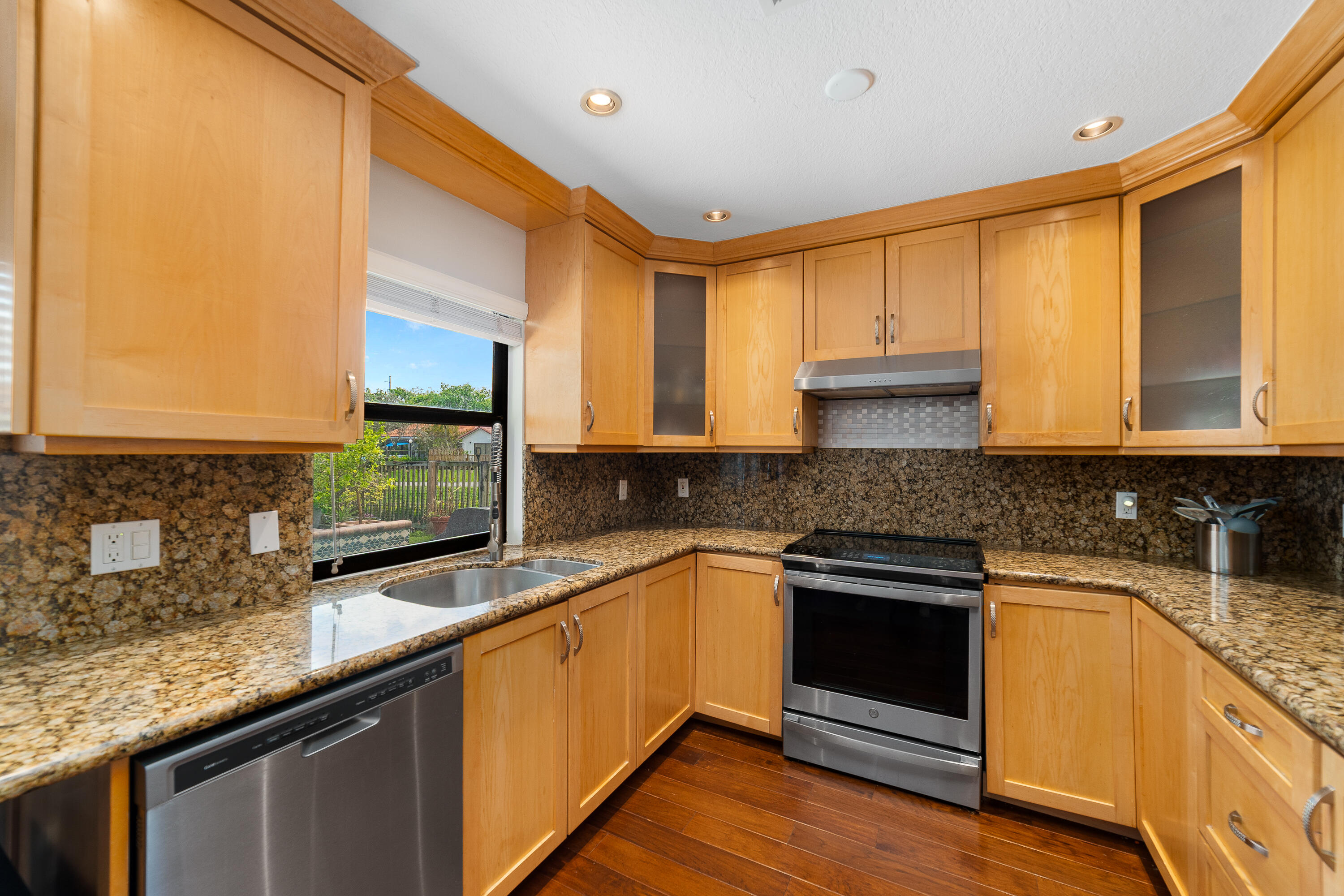 WIMBLEDON VILLAS OF VIA VERDE - Residential